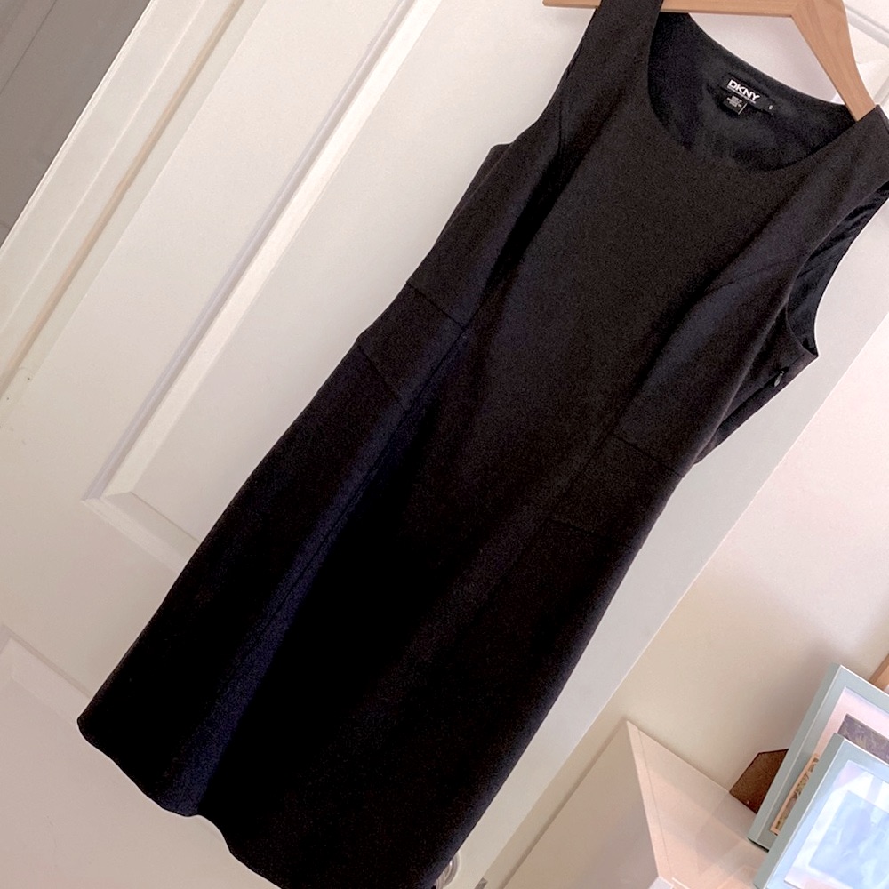 Dkny Shift Dress Size 6, Form Fitted, Made In Italy Euc